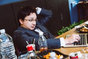 ブラック企業だと思ったらすぐに退職して大丈夫！退職理由や引き止め対策を徹底解説