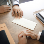 転職活動がバレる?会社に転職活動がバレるのを防ぐにはどうすればいい?
