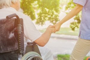 親が要介護になった時、派遣という働き方をお勧めする理由