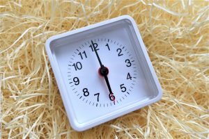 大学生なら深夜バイトと早朝バイトどっちがオススメ？