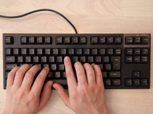 事務系の仕事をするならタイピング速度をあげよう！ブラインドタッチを習得する方法