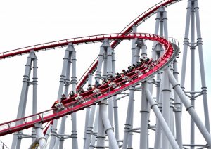 テーマパークのお仕事ってどんな事をするの？憧れの遊園地で働こう！